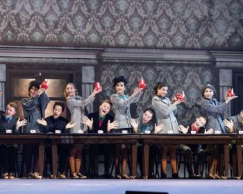 Белые ночи уходят в историю: последний шанс увидеть главный романтический спектакль Москвы